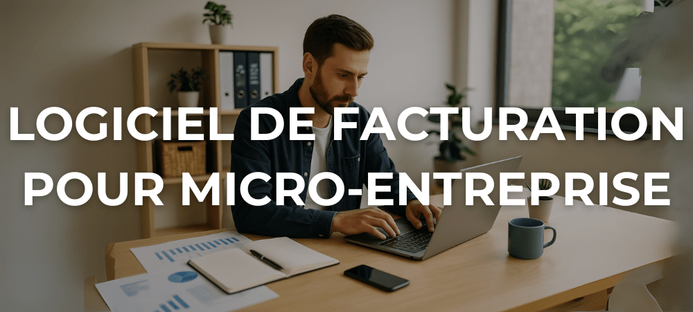Un micro-entrepreneur concentré sur son ordinateur, utilisant un logiciel de gestion pour piloter son activité